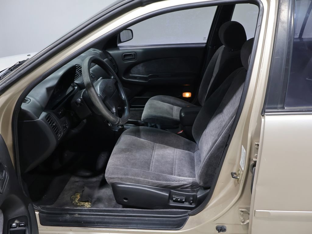 Used 1997 Nissan Maxima FWD image 9