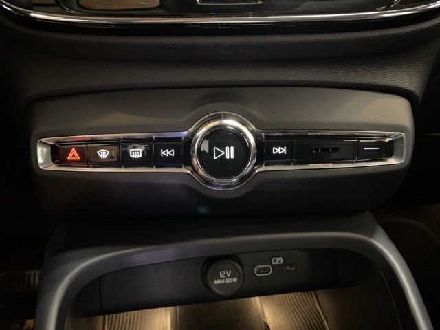 Used 2025 Volvo XC40 B5 Plus AWD/4WD image 56