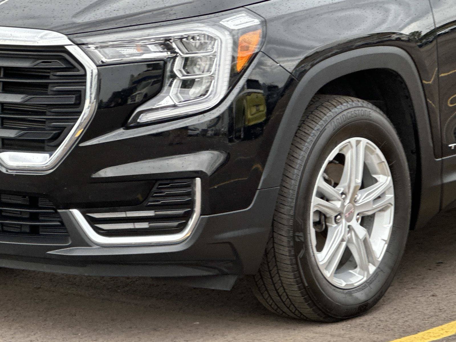 Certified 2024 GMC Terrain SLE w/ Driver Convenience Package AWD/4WD image 7