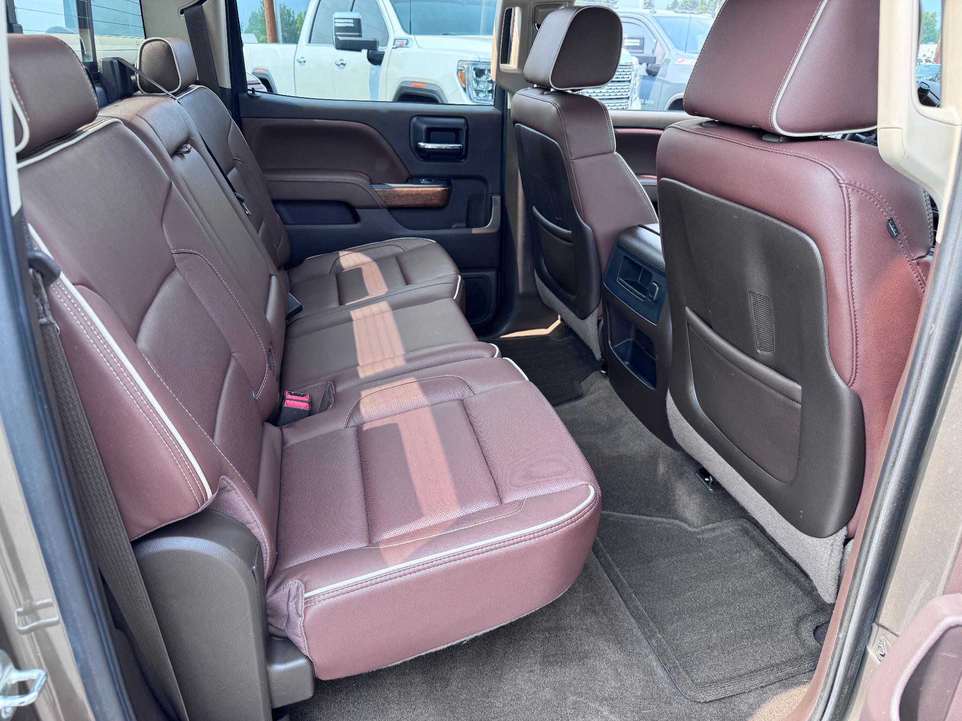 Used 2015 Chevrolet Silverado 1500 High Country w/ High Country Premium Package AWD/4WD image 20