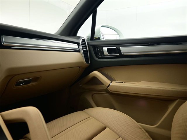 Used 2023 Porsche Cayenne S Platinum w/ Assistance Package image 29