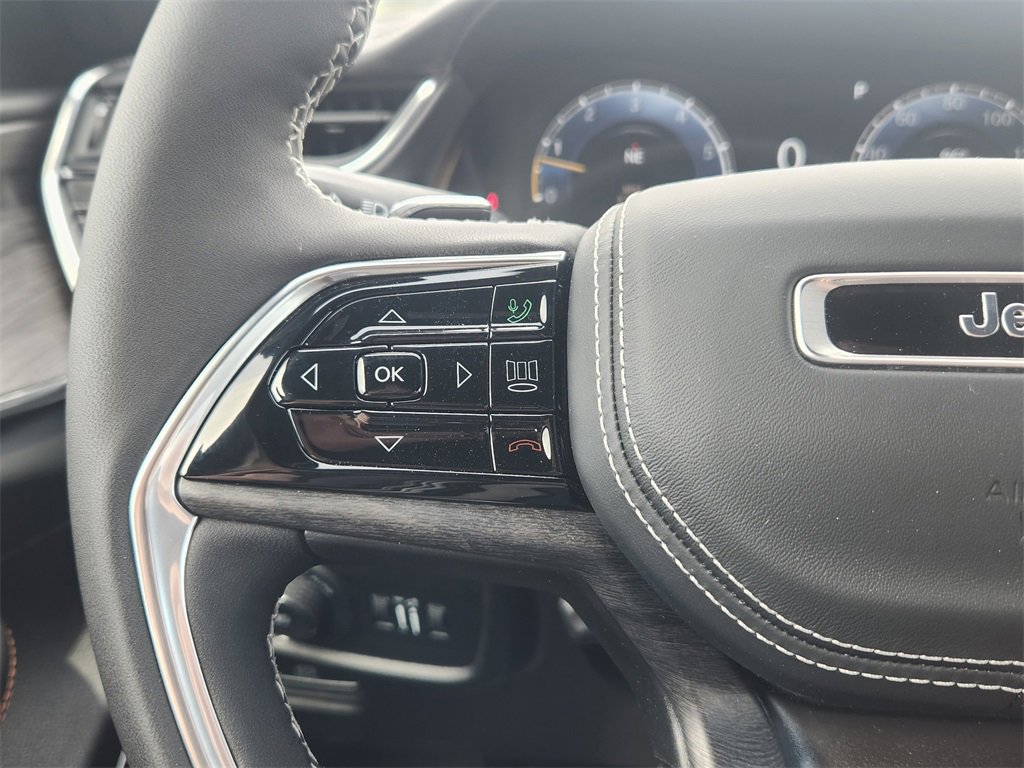 New 2025 Jeep Grand Cherokee Overland w/ Trailer Tow Package image 11