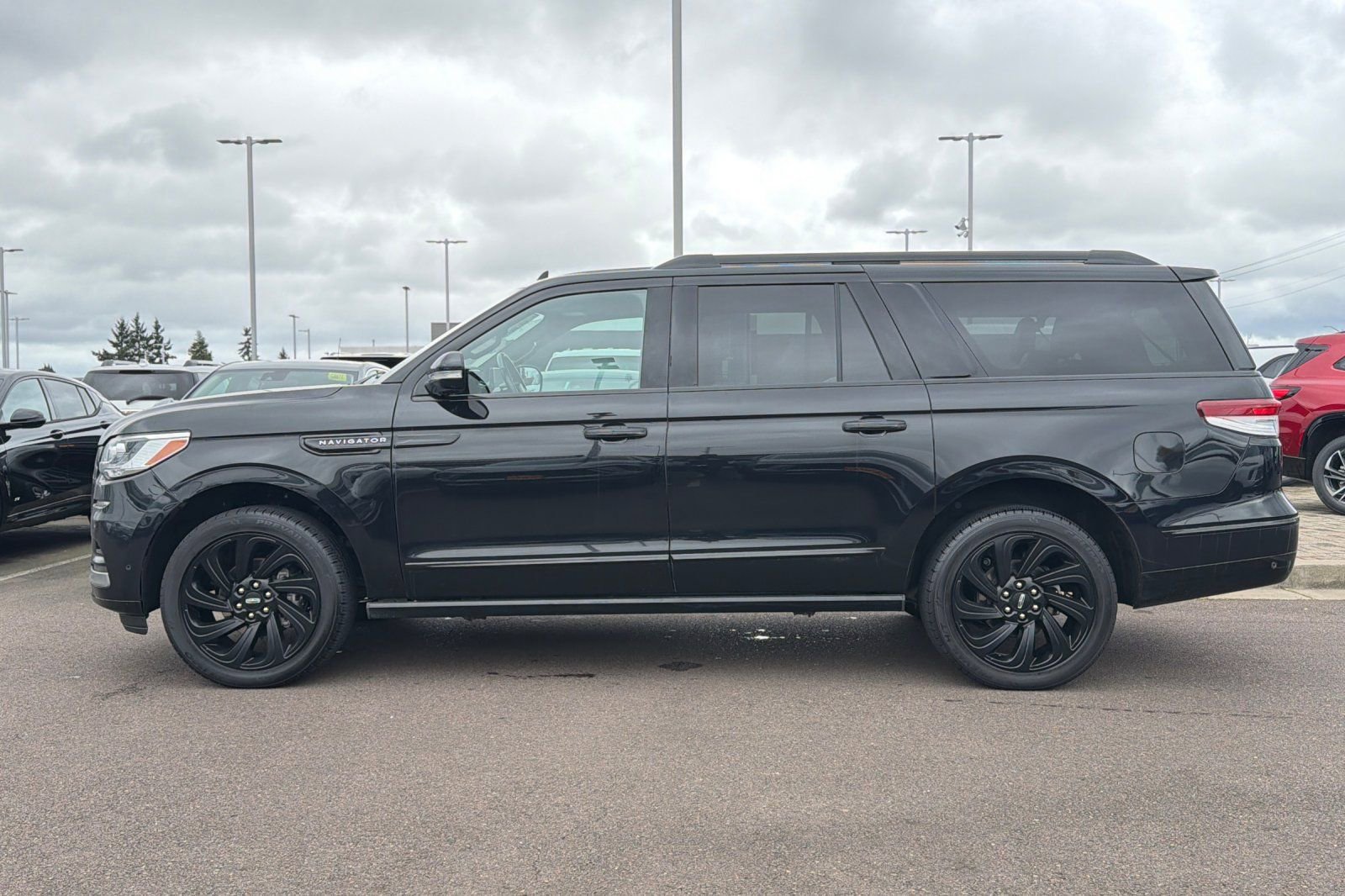 Used 2023 Lincoln Navigator L Reserve AWD/4WD image 7