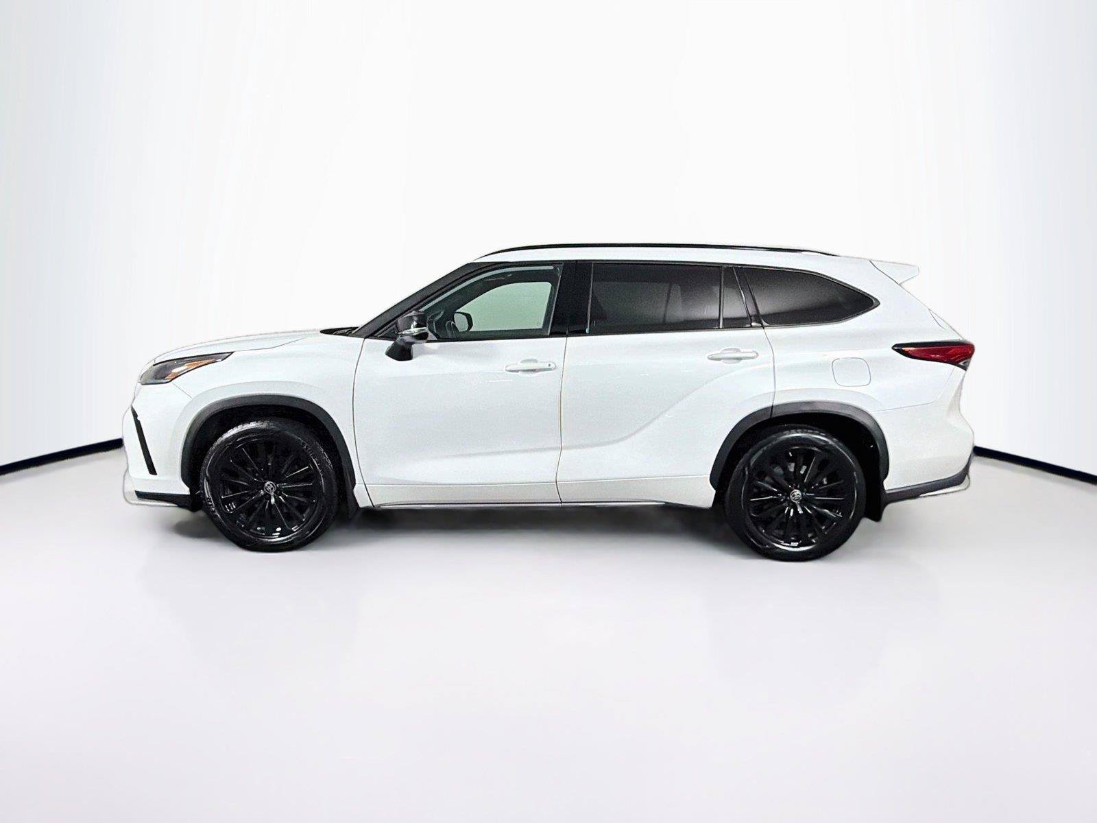 Used 2023 Toyota Highlander XSE AWD/4WD image 8