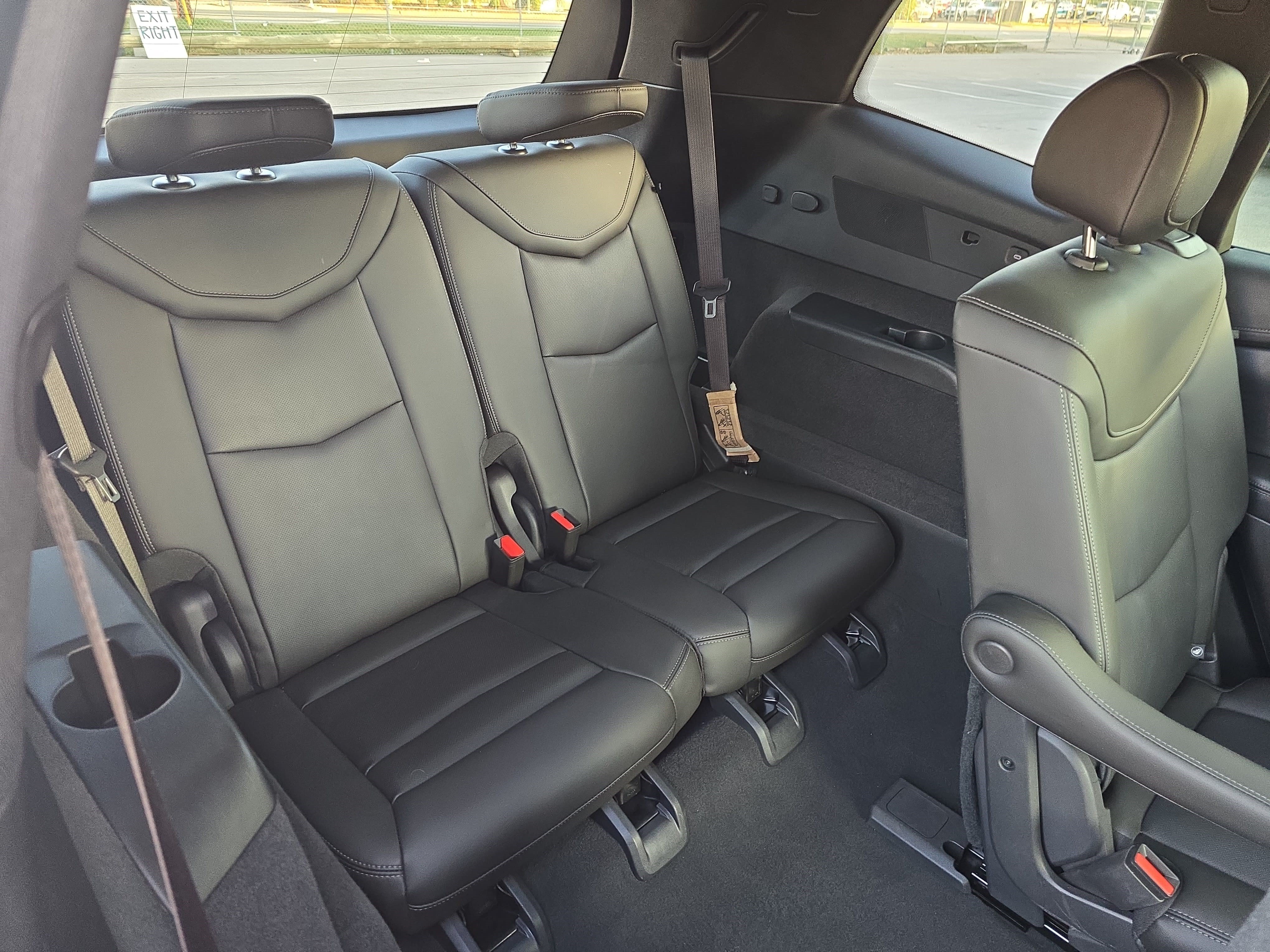 Used 2023 Cadillac XT6 Premium Luxury w/ Technology Package FWD image 12