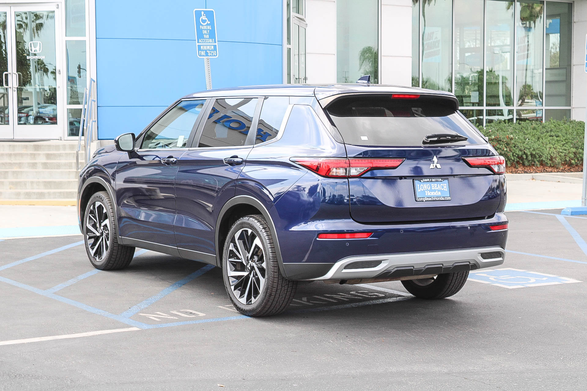 Used 2024 Mitsubishi Outlander SE AWD/4WD image 9