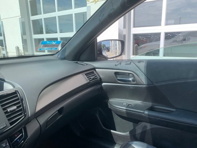 Used 2017 Honda Accord Sport image 14