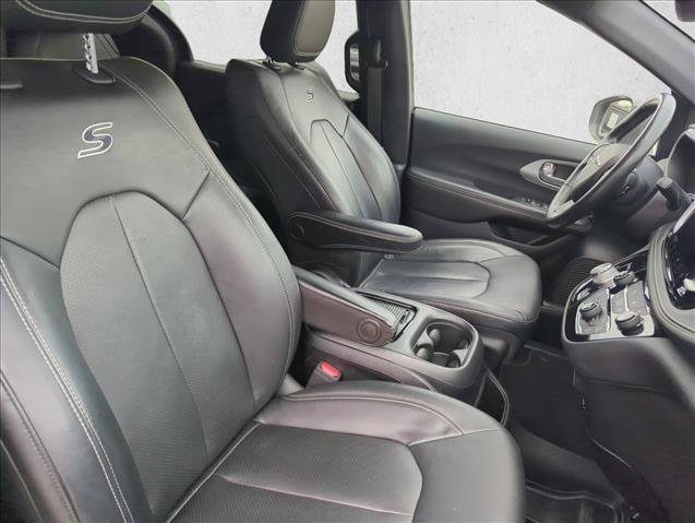 Used 2021 Chrysler Pacifica Touring-L w/ S Appearance Package FWD image 23