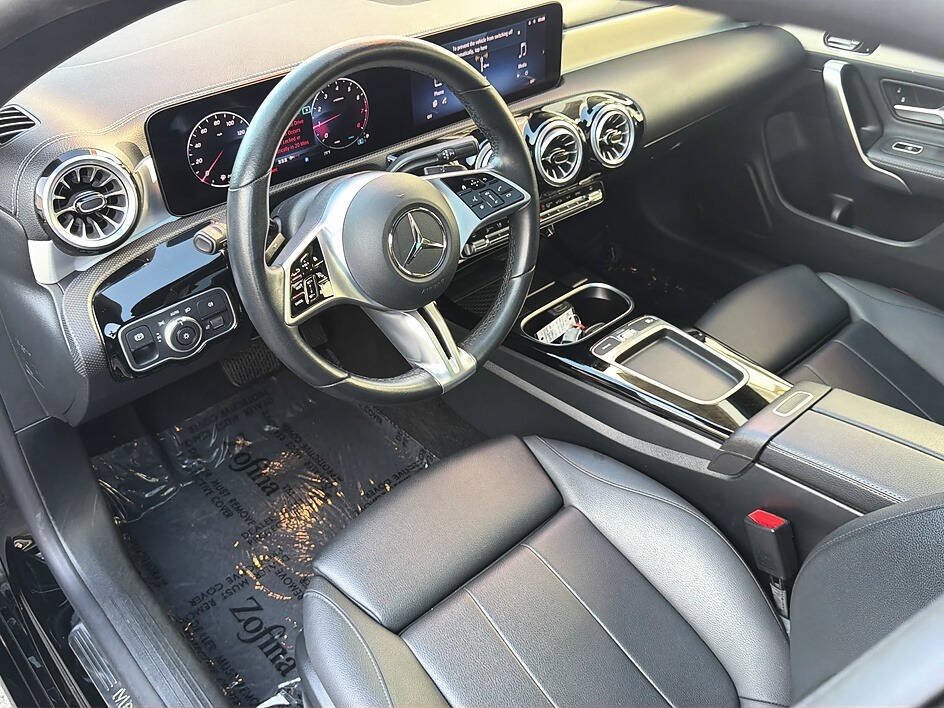 Used 2025 Mercedes-Benz CLA 250 4MATIC image 5