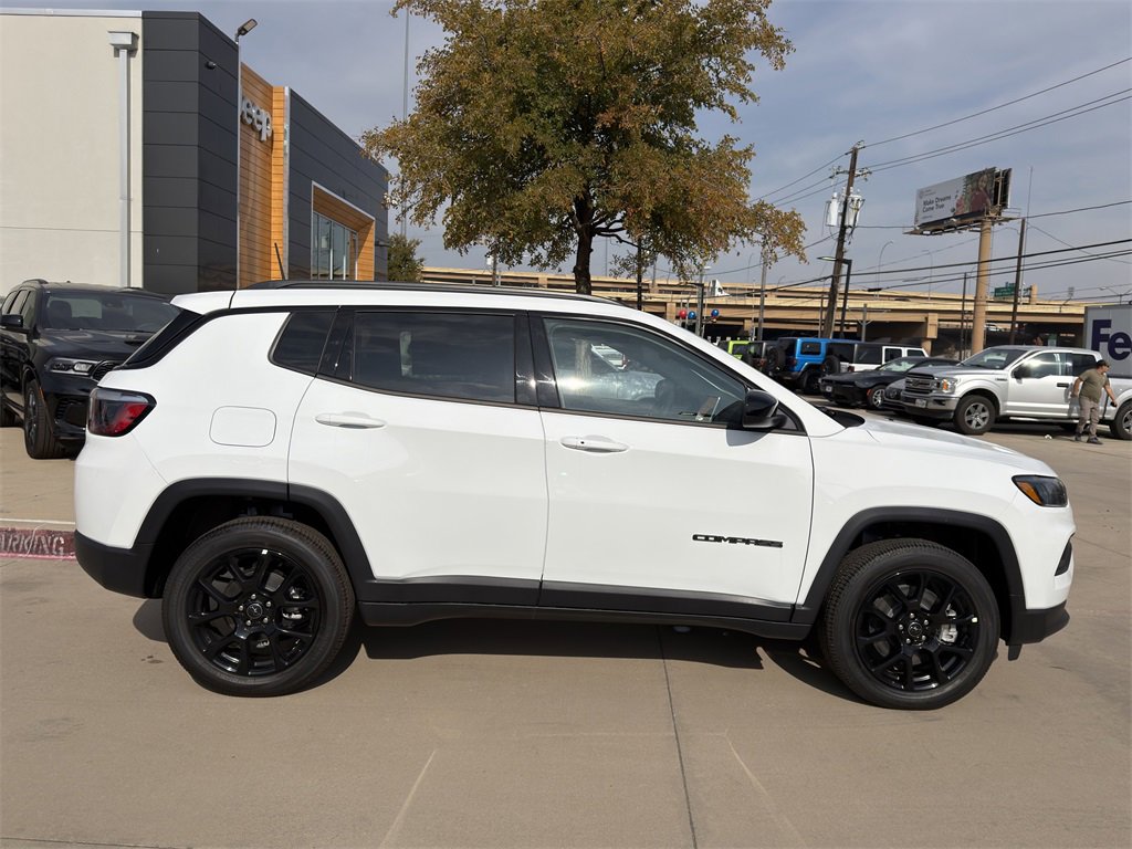 New 2026 Jeep Compass Latitude image 4