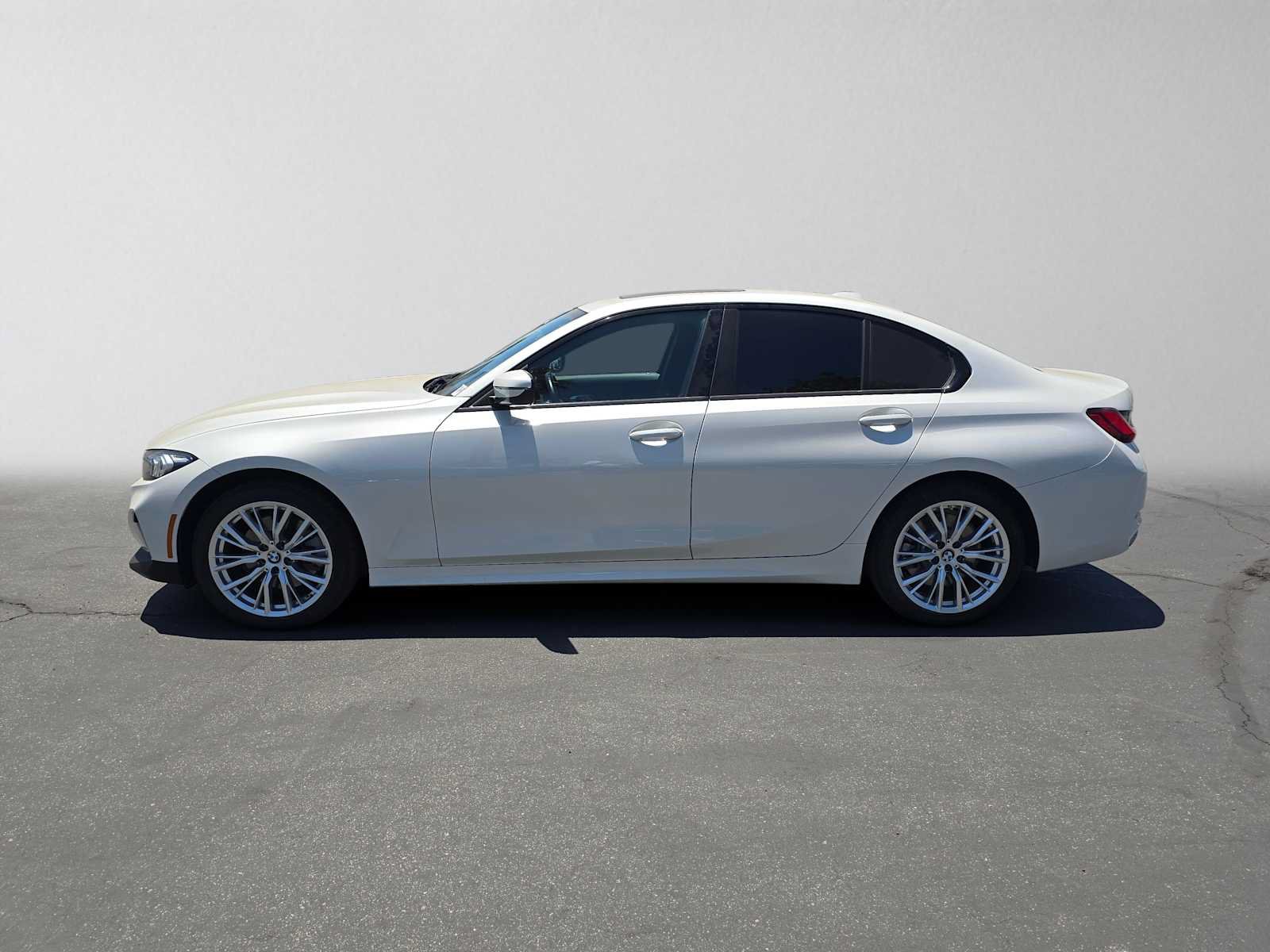 Used 2023 BMW 330i xDrive Sedan w/ Driving Assistance Package AWD/4WD image 6