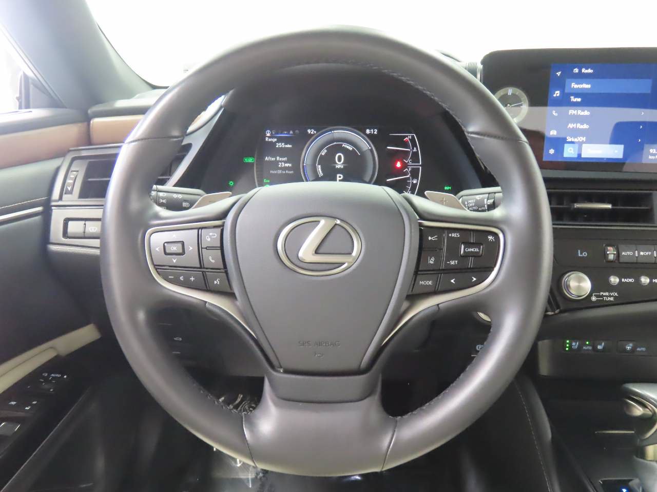 Used 2025 Lexus ES 300h w/ Premium Package FWD image 12