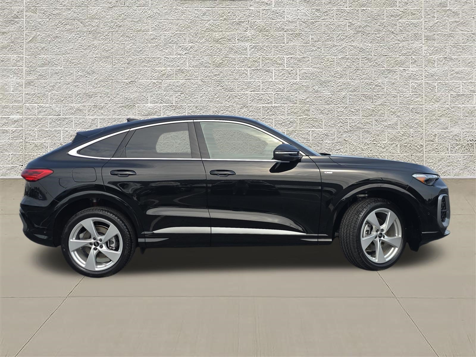 New 2026 Audi Q5 Premium Plus AWD/4WD image 8