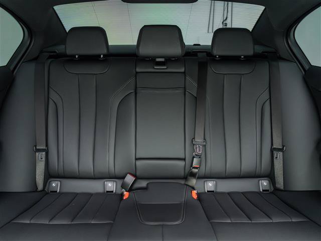Used 2023 BMW 540i w/ Convenience Package RWD image 19