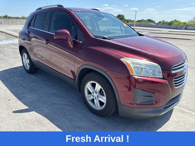Used 2016 Chevrolet Trax LT w/ LT Sun and Sound Package FWD image 13