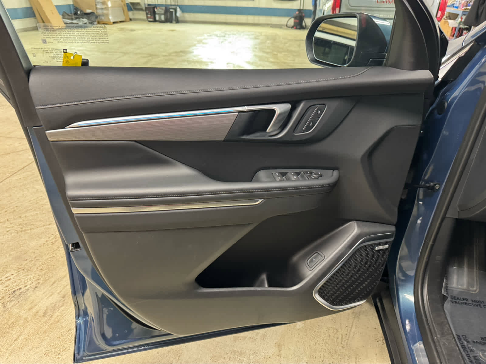 Certified 2025 Buick Enclave Preferred image 16