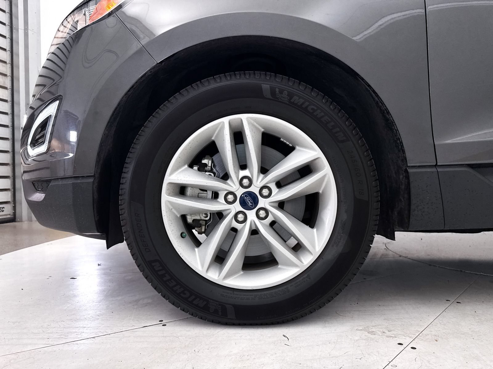 Used 2018 Ford Edge SEL AWD/4WD image 4