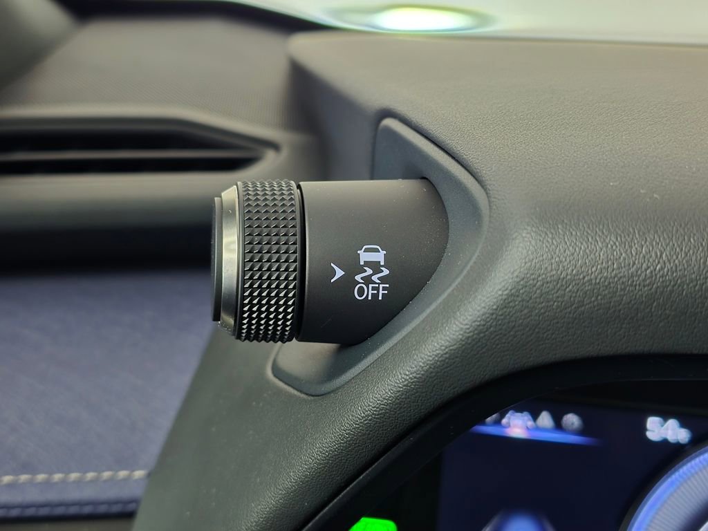 Used 2021 Lexus UX 250h w/ Premium Package AWD/4WD image 35