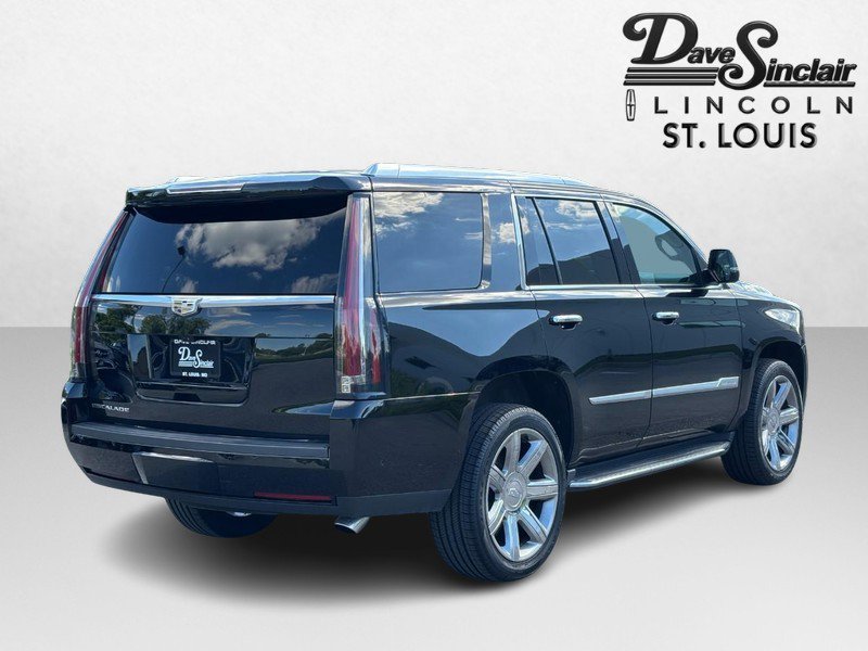 Used 2019 Cadillac Escalade Luxury AWD/4WD image 3