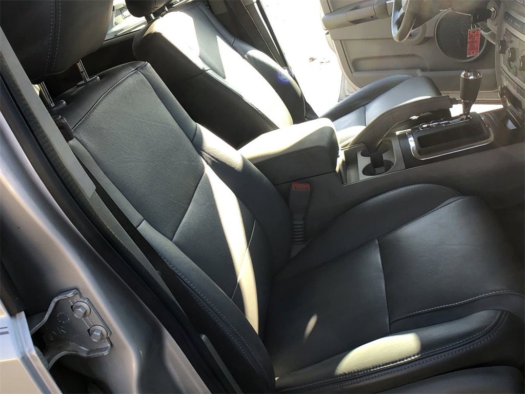 Used 2007 Jeep Commander Sport image 21