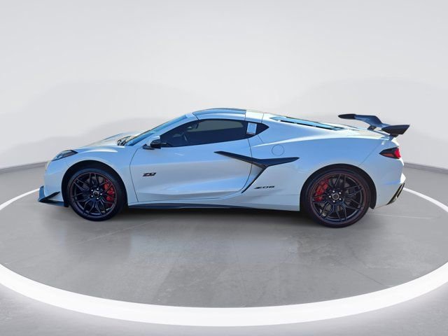 Used 2023 Chevrolet Corvette Z06 w/ Z07 Performance Package image 6