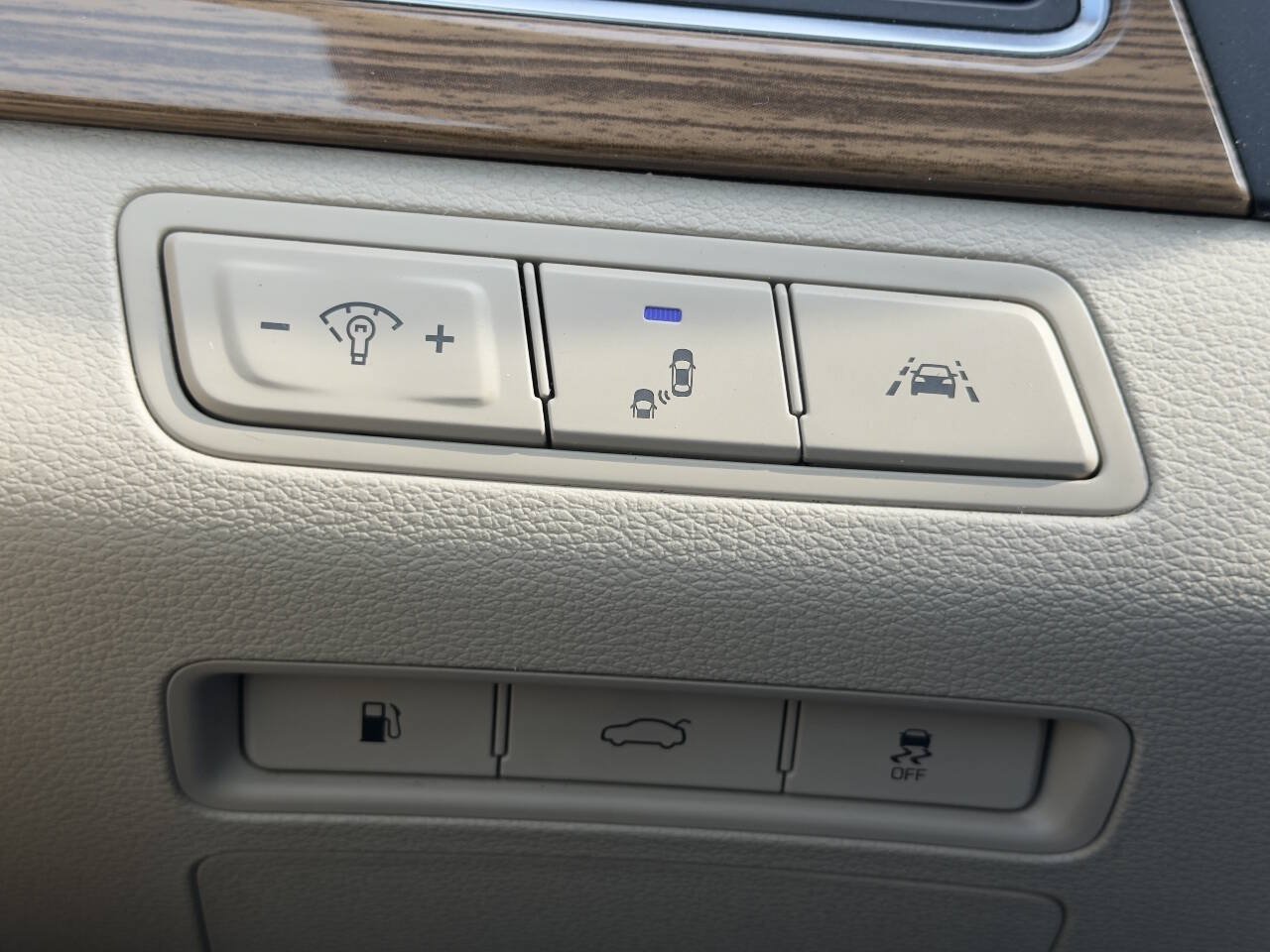 Used 2015 Hyundai Sonata Limited w/ Option Group 06 FWD image 20
