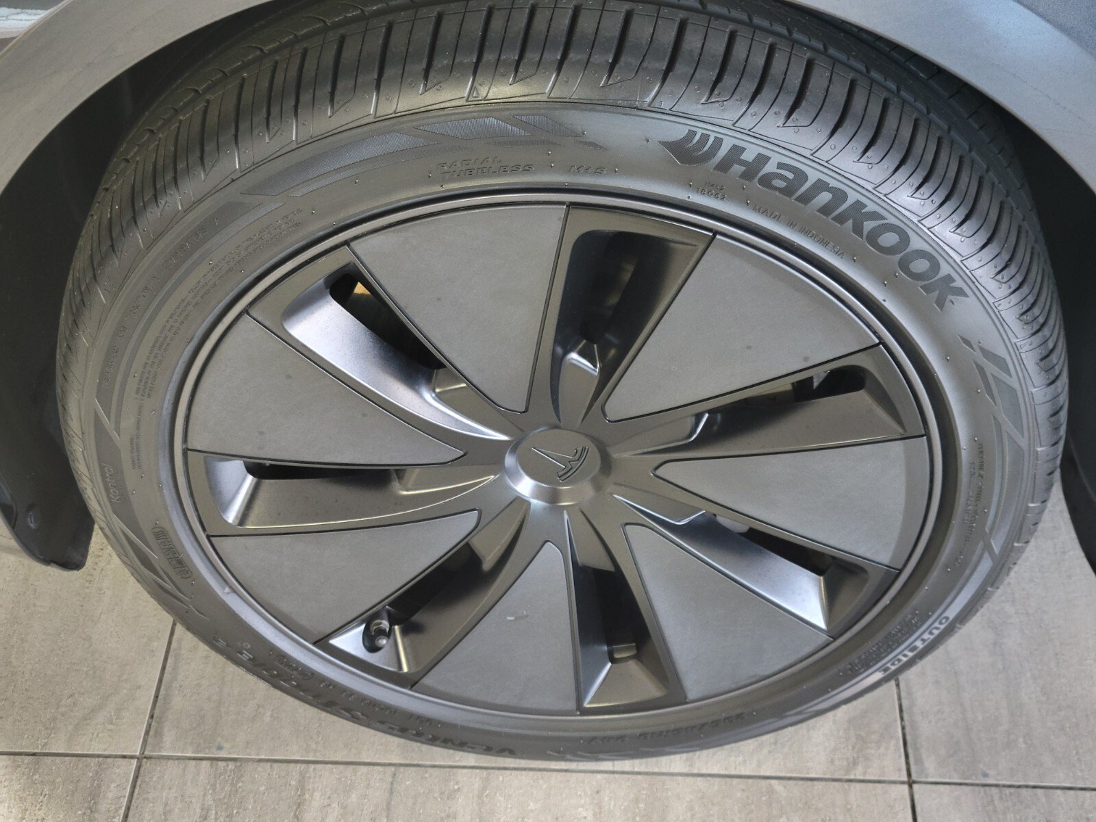 Used 2024 Tesla Model 3 Standard Range RWD image 8