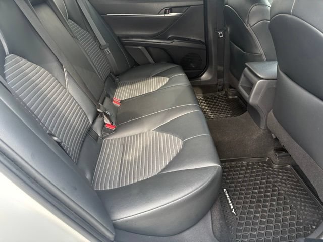 Used 2020 Toyota Camry SE FWD image 18