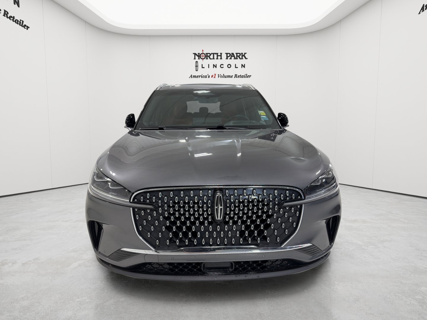 Used 2025 Lincoln Aviator Reserve w/ Equipment Group 201A AWD/4WD image 8