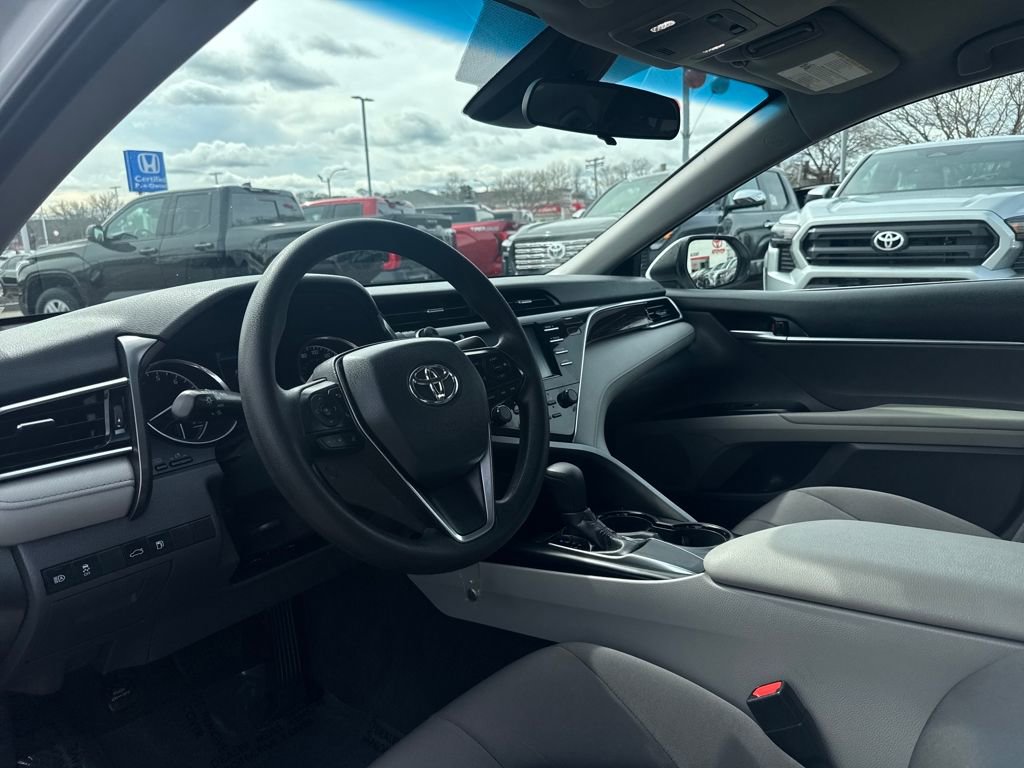 Used 2018 Toyota Camry LE image 13