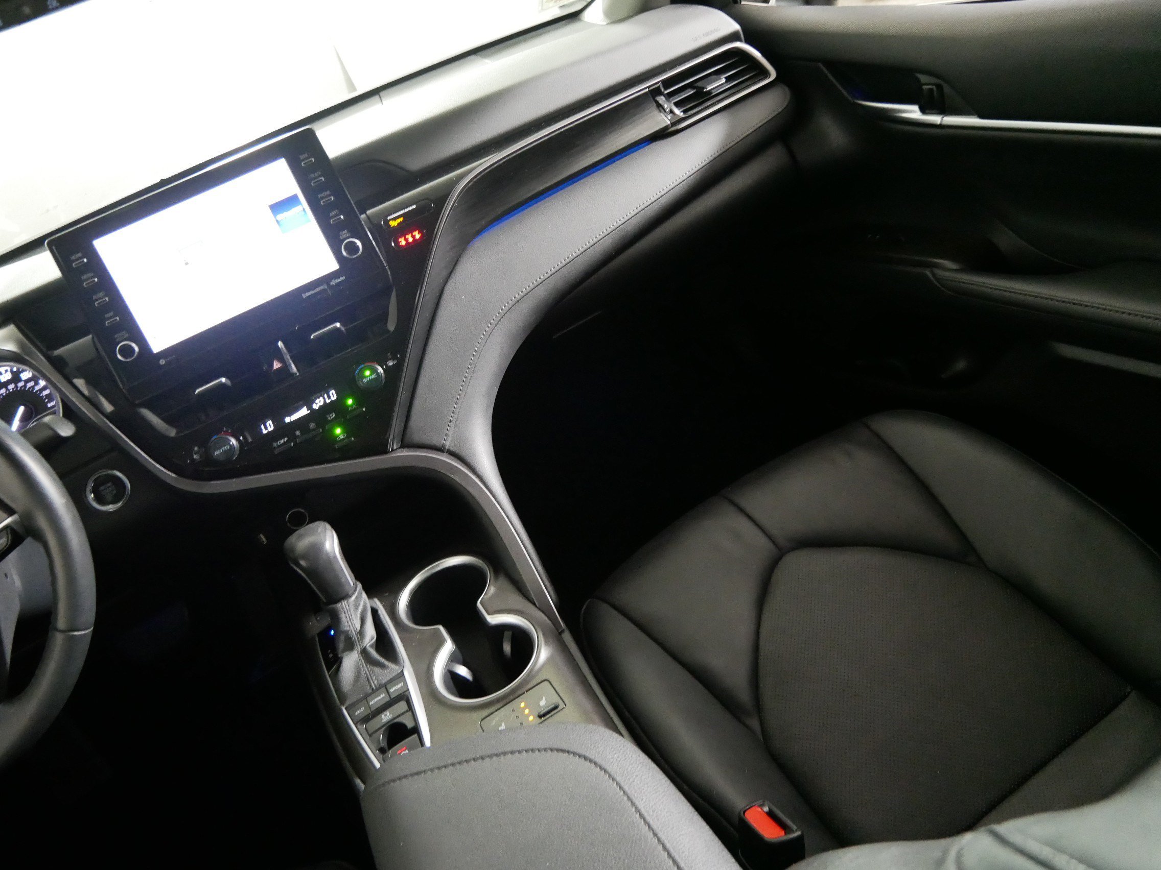 Used 2023 Toyota Camry XLE w/ Protection Package (Q2) (TMS) FWD image 11