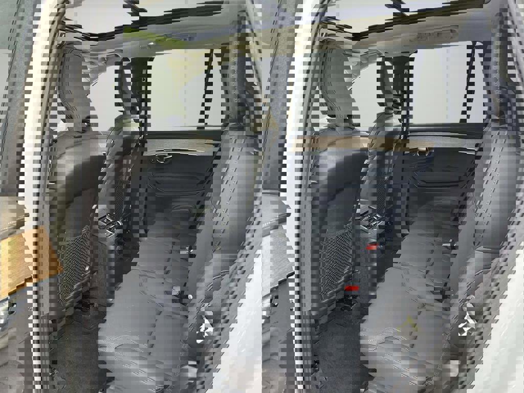 New 2025 Volvo XC90 T8 Plus w/ Protection Package Premier image 14