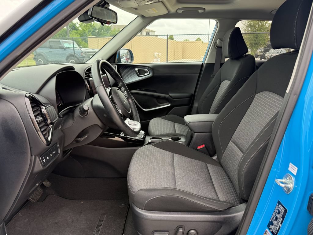 Used 2023 Kia Soul EX FWD image 10
