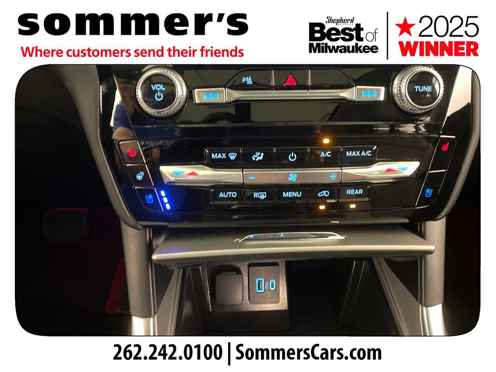 Used 2024 Ford Explorer Limited w/ Limited Technology Package AWD/4WD image 16