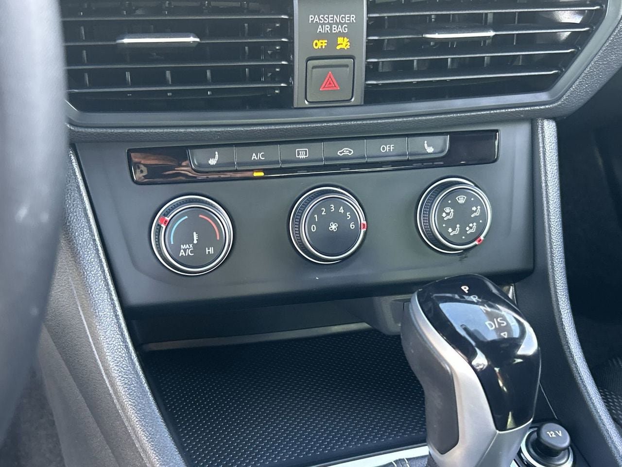 Certified 2024 Volkswagen Jetta Sport FWD image 24