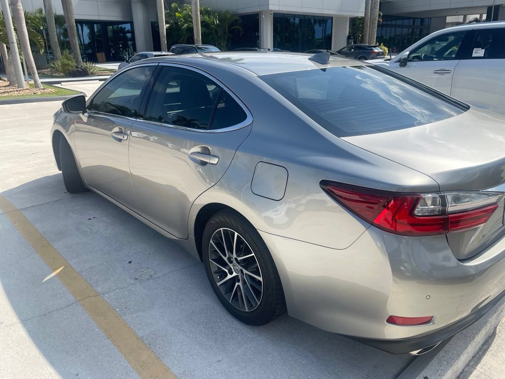 Used 2018 Lexus ES 350 w/ Luxury Package w/Wood Trim FWD image 6