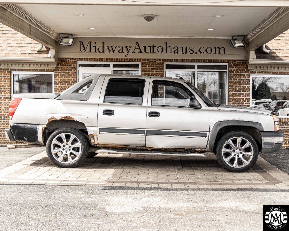 Used 2004 Chevrolet Avalanche 4x4 w/ Preferred Equipment Group image 4