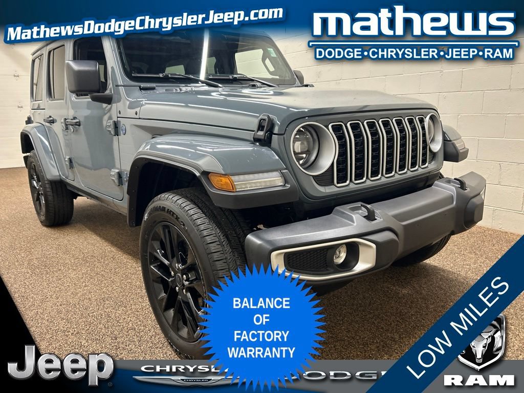 Used 2025 Jeep Wrangler Unlimited Sahara w/ Safety Group AWD/4WD image 1