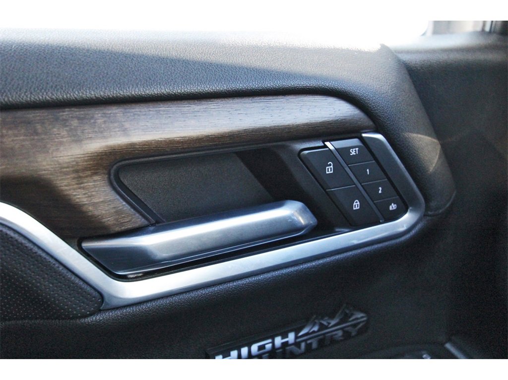 Used 2025 Chevrolet Silverado 1500 High Country w/ High Country Premium Package image 17