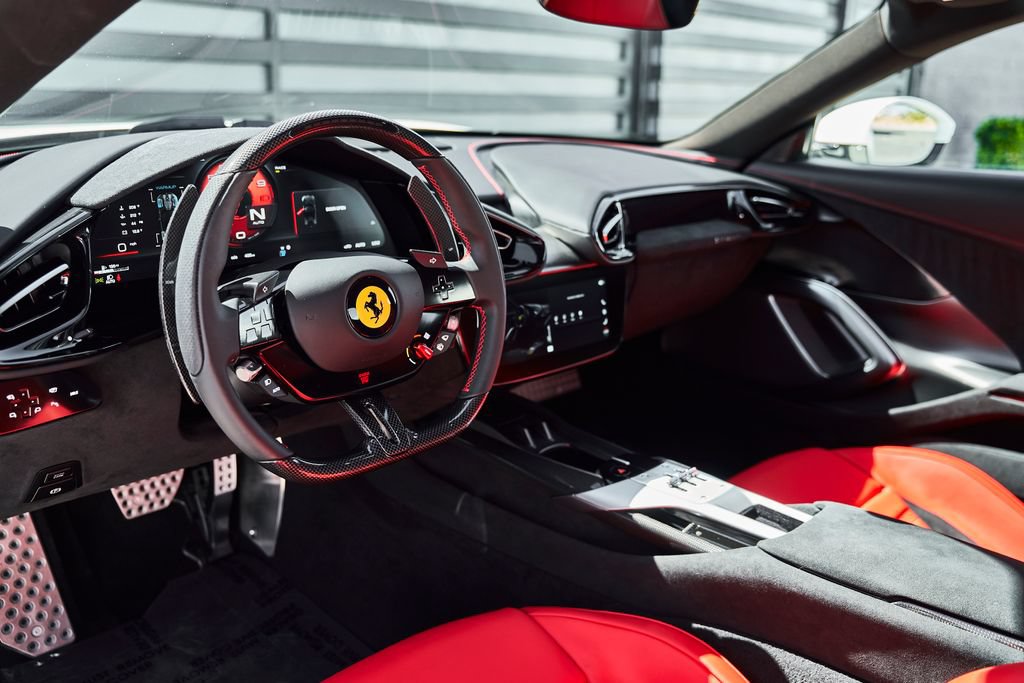 Used 2025 Ferrari 12Cilindri RWD image 2