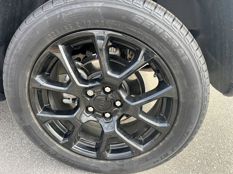 Used 2022 Jeep Compass Altitude image 10