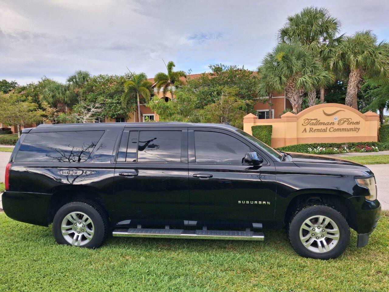 Used 2015 Chevrolet Suburban LT AWD/4WD image 5