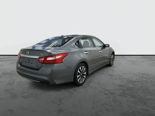 Used 2017 Nissan Altima 2.5 SV FWD image 3