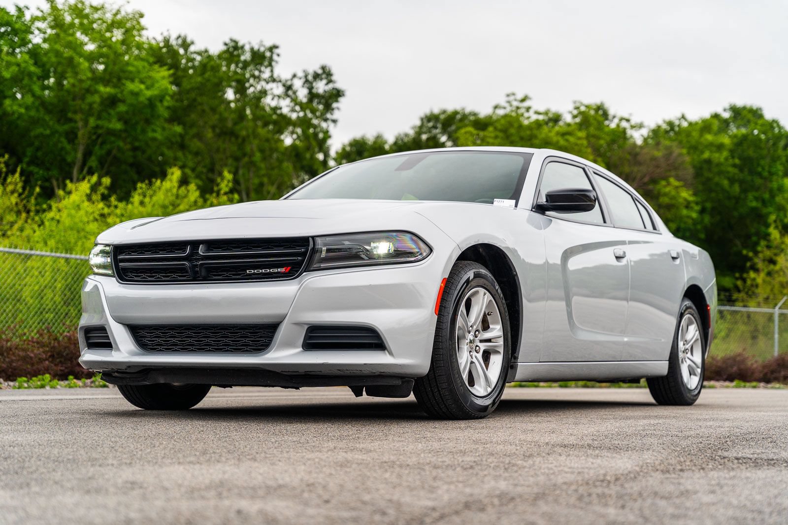 Used 2023 Dodge Charger SXT RWD image 3