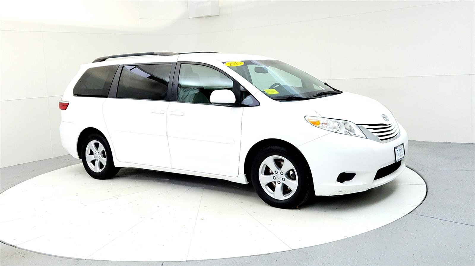 Used 2015 Toyota Sienna LE image 7