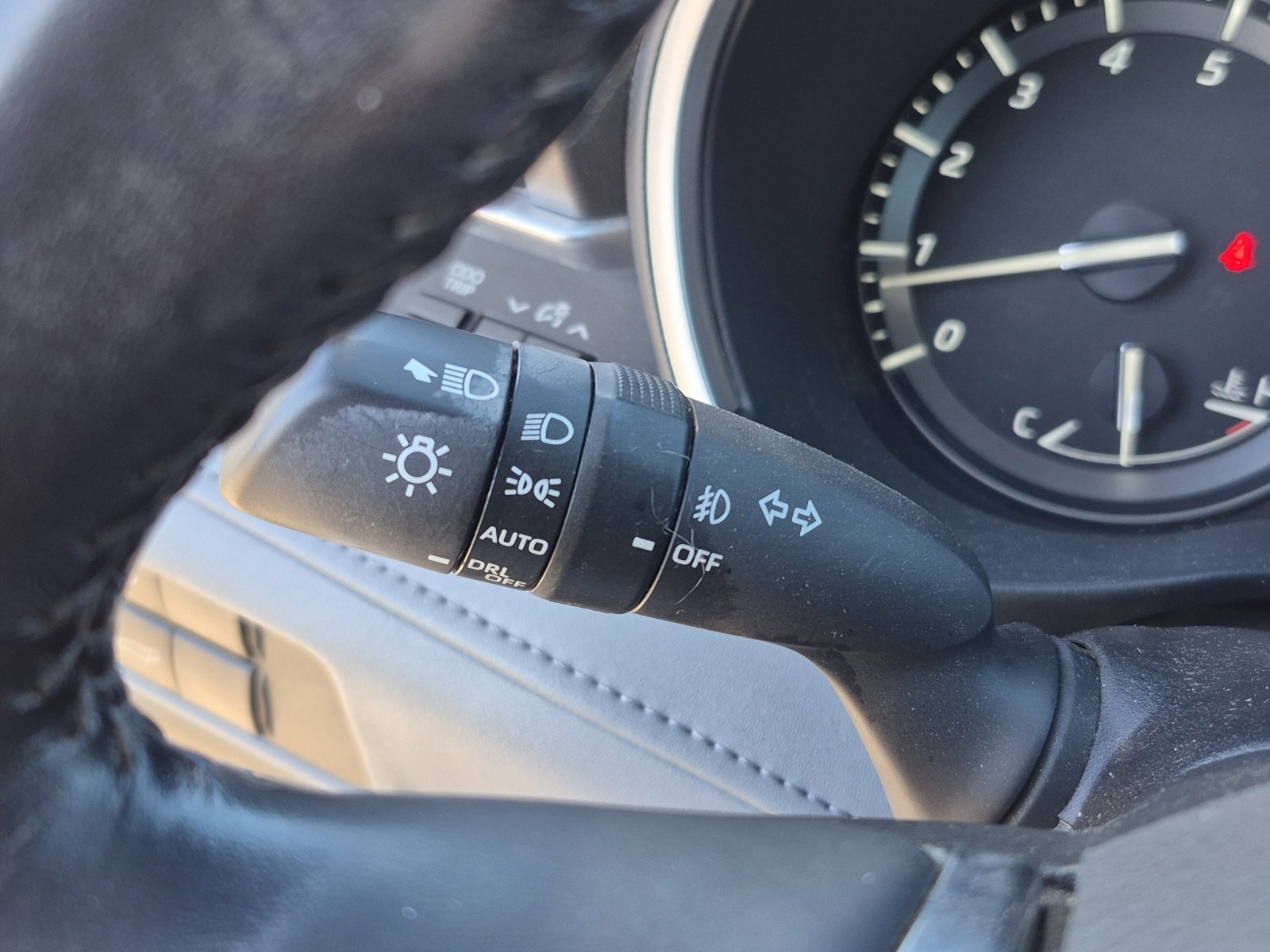 Used 2021 Toyota Highlander XLE image 37