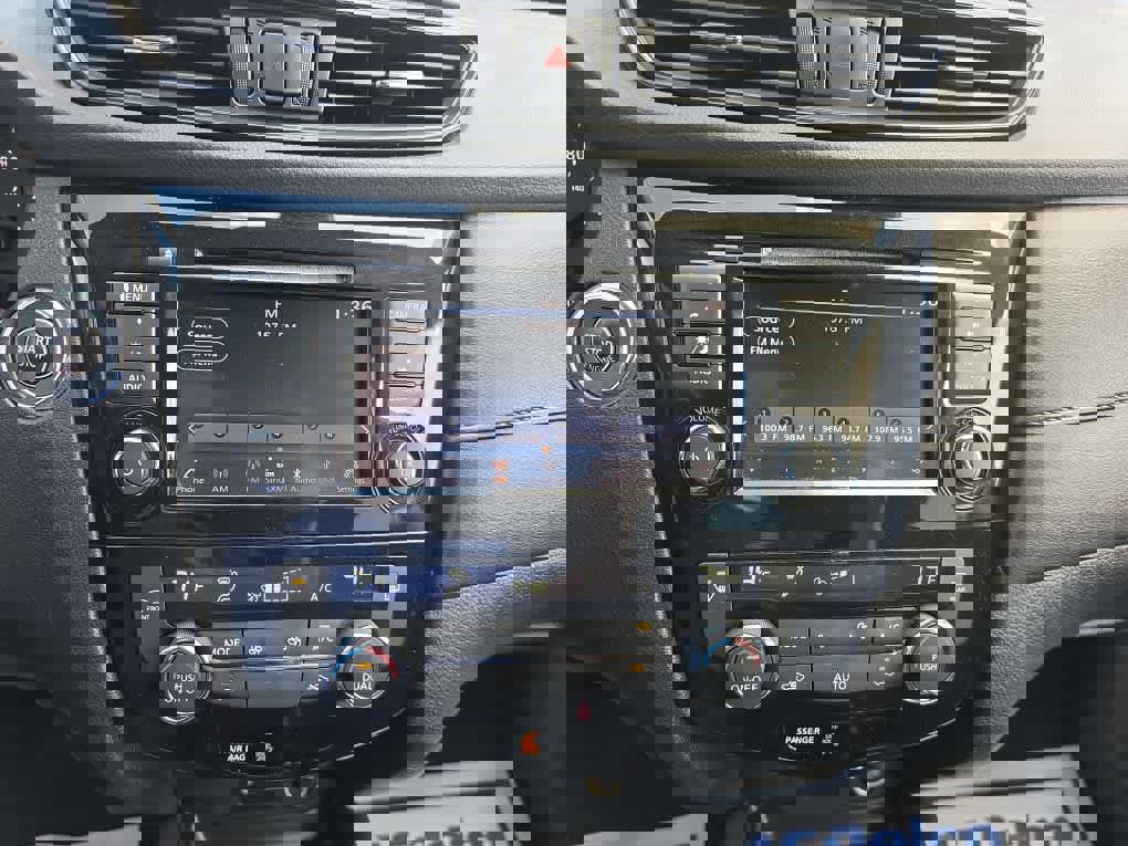 Used 2019 Nissan Rogue SV image 16