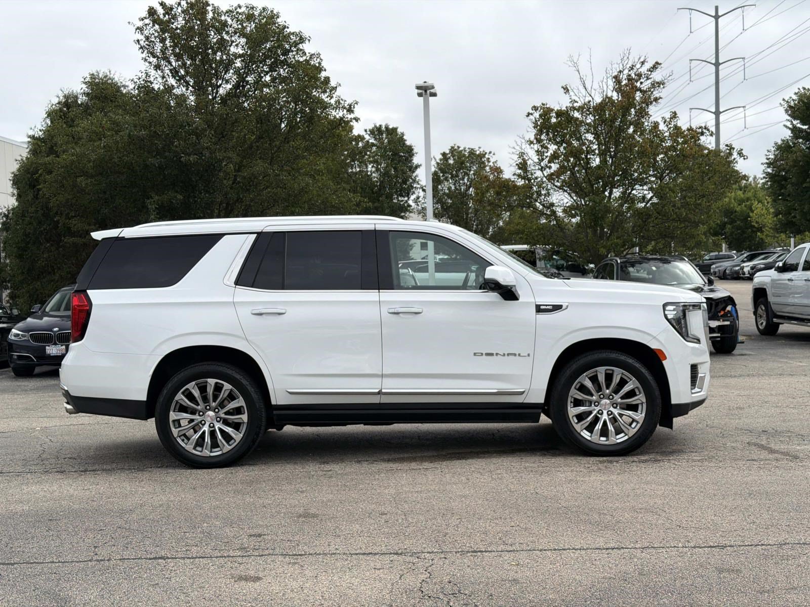 Used 2022 GMC Yukon Denali w/ Denali Premium Package AWD/4WD image 4