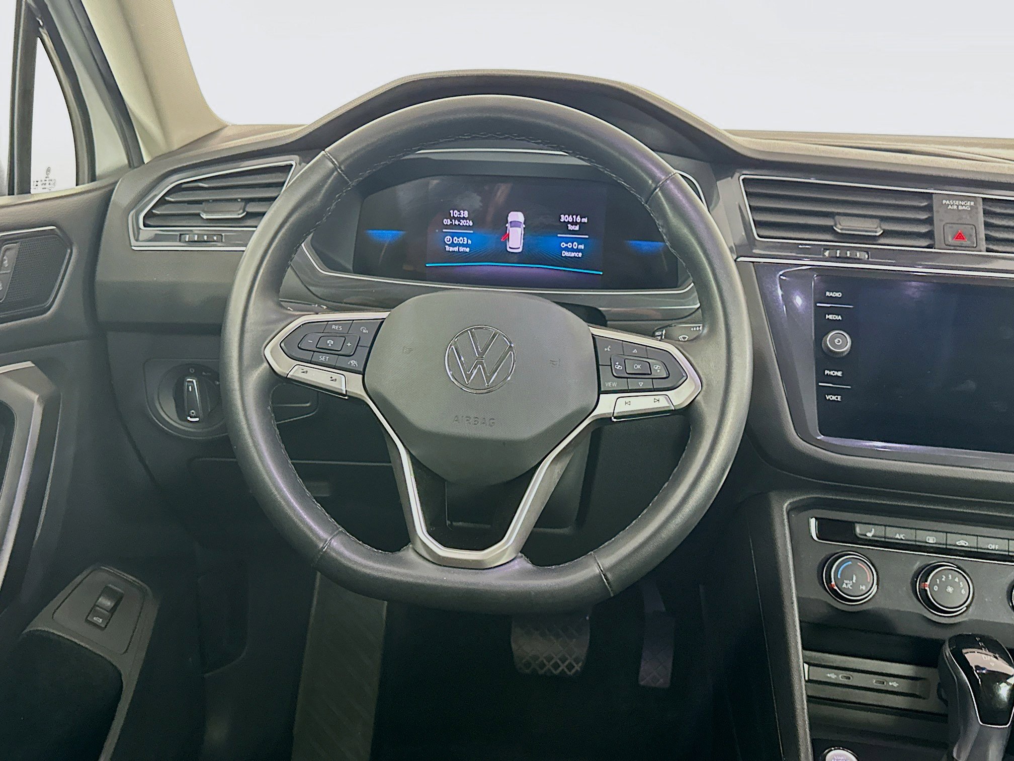 Used 2024 Volkswagen Tiguan Wolfsburg Edition image 17