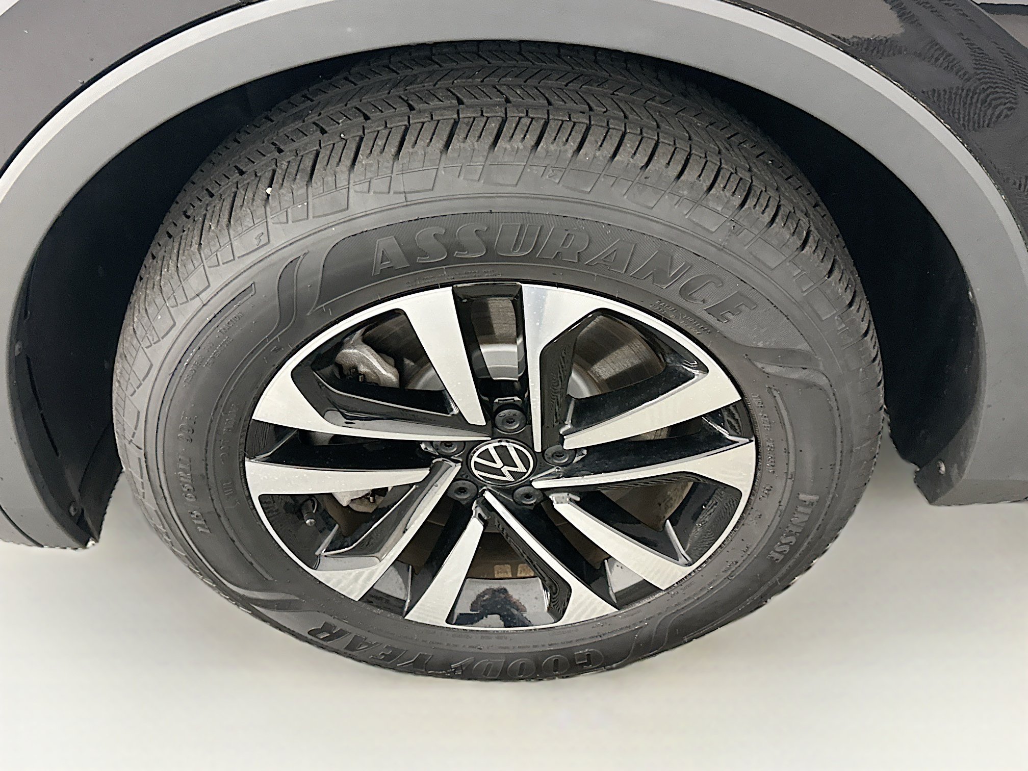 Used 2024 Volkswagen Tiguan S AWD/4WD image 11